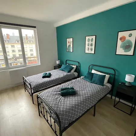 Gold & Black - Hypercentre *