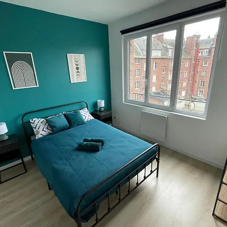 Gold & Black - Hypercentre